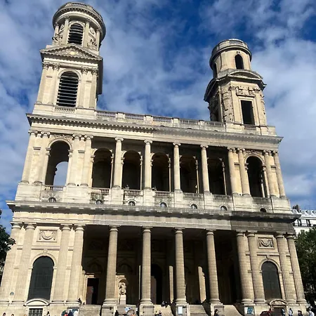 Saint Germain Lägenhet *